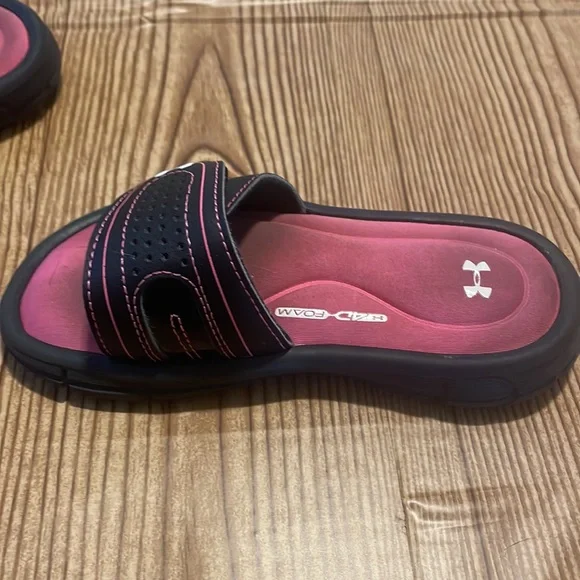 Under Armour Girls Slides - Picture 4 of 6